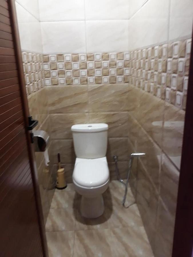 Rs Villas - Three Bedrooms Share Apartment With Private Room And Free Wifi And 100Mts To The Beach And Ac And 100Mts To Bus Stop And Pool Flic-en-Flacq Eksteriør billede